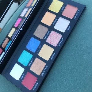 Exclusive Boxy Charm Brand New Eyeshadow Palette